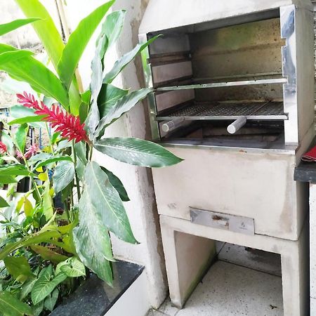 Apartamento Espacoso Localizado No Centro De Angra Dos Reis Buitenkant foto